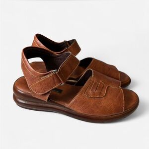 VTG Benetton Collection size 38 (US 7.5) Brown Leather Sandals